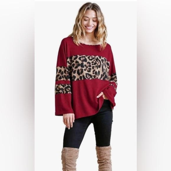 Umgee Tops - Umgee Sweater Blouse Red with Brown Leopard Print Size Large